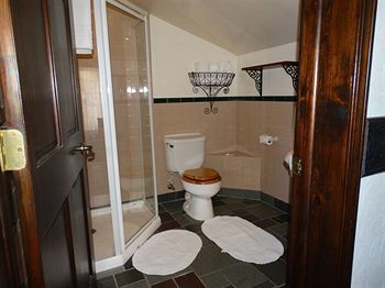 Stone Chalet B&B Inn And Event Center آن آربر، ميشيغان المظهر الخارجي الصورة