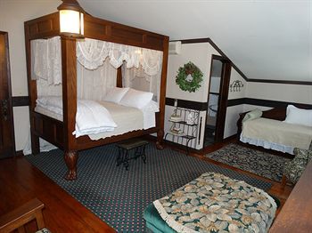 Stone Chalet B&B Inn And Event Center آن آربر، ميشيغان المظهر الخارجي الصورة