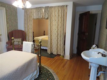 Stone Chalet B&B Inn And Event Center آن آربر، ميشيغان المظهر الخارجي الصورة